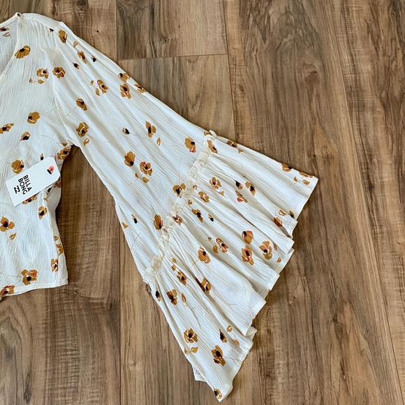 Billabong Cropped V-neck Long Sleeve - Picture 4 of 7